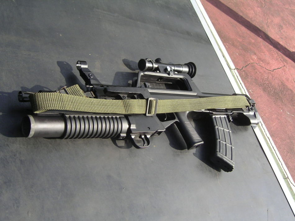 驻港部队展示98式120毫米火箭筒