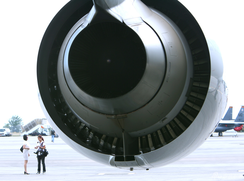 普惠pw4000发动机后视图