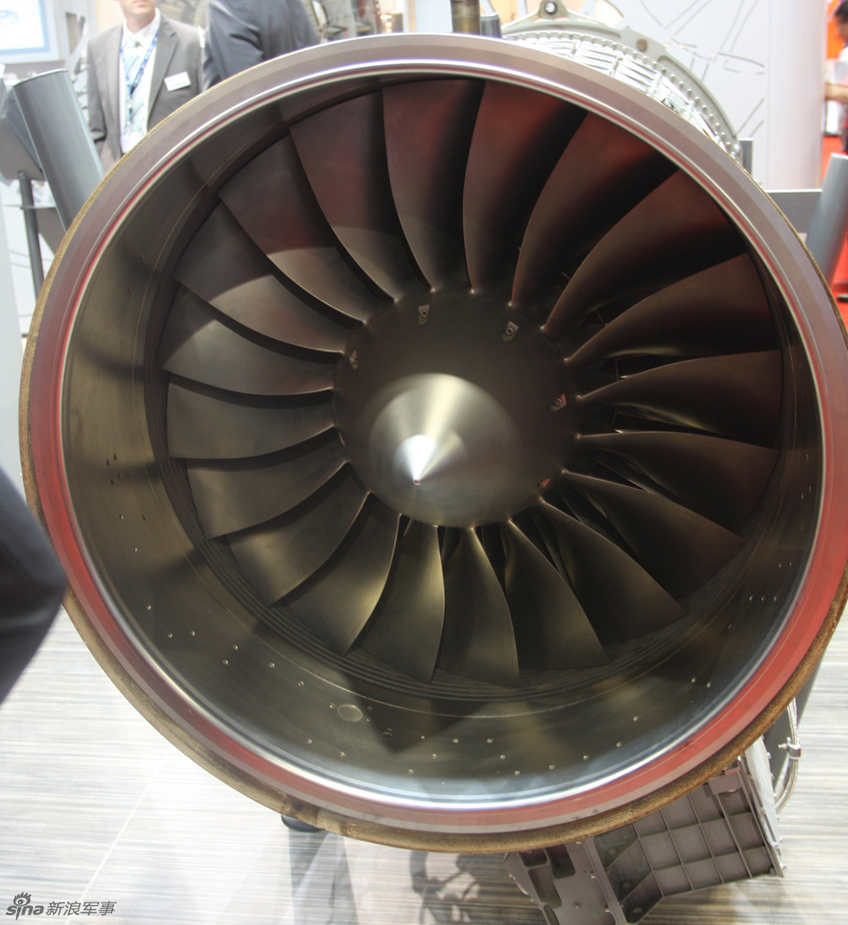 德国mtu公司展示台风战机用ej200航空发动机_高清图集_新浪网