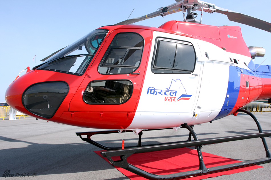 欧直公司展示最新型as-350b2直升机_高清图集_新浪网