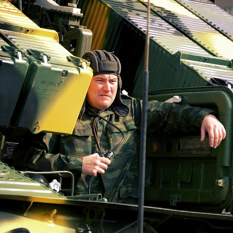 抓拍俄罗斯军营中男女兵训练战斗生活照_高清图集_新浪网