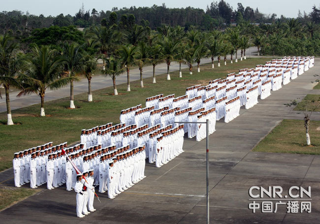 南海舰队航空兵新训团千余新兵整齐列队接受检阅_高清图集_新浪网