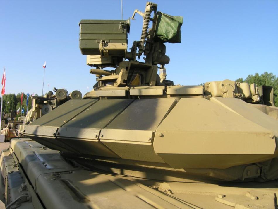 附加装甲呈楔形部署.