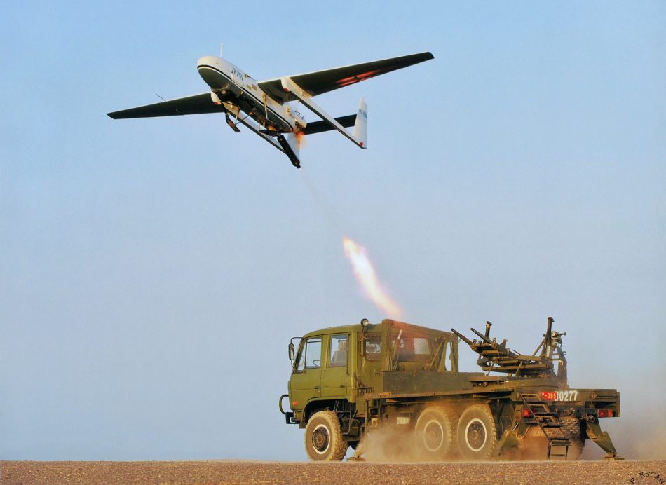 解放军展示数款最新型陆军主力作战装备