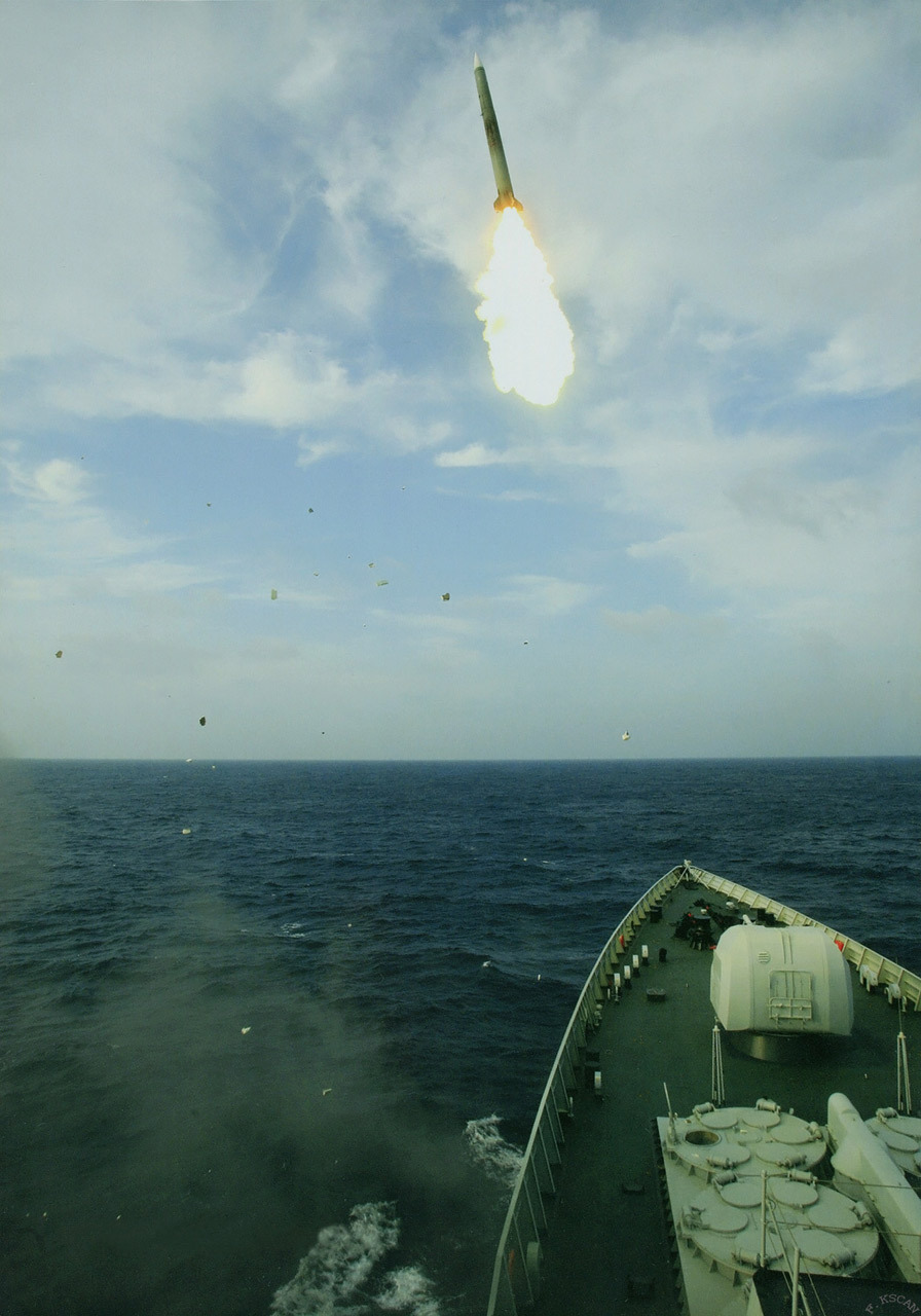 近距离抓拍国产海红旗9远程防空导弹发射瞬间_高清图集_新浪网