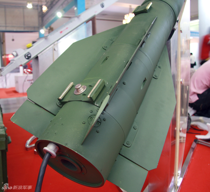 国产新型蓝箭-7导弹亮相 能射穿1.4米厚装甲_高清图集_新浪网