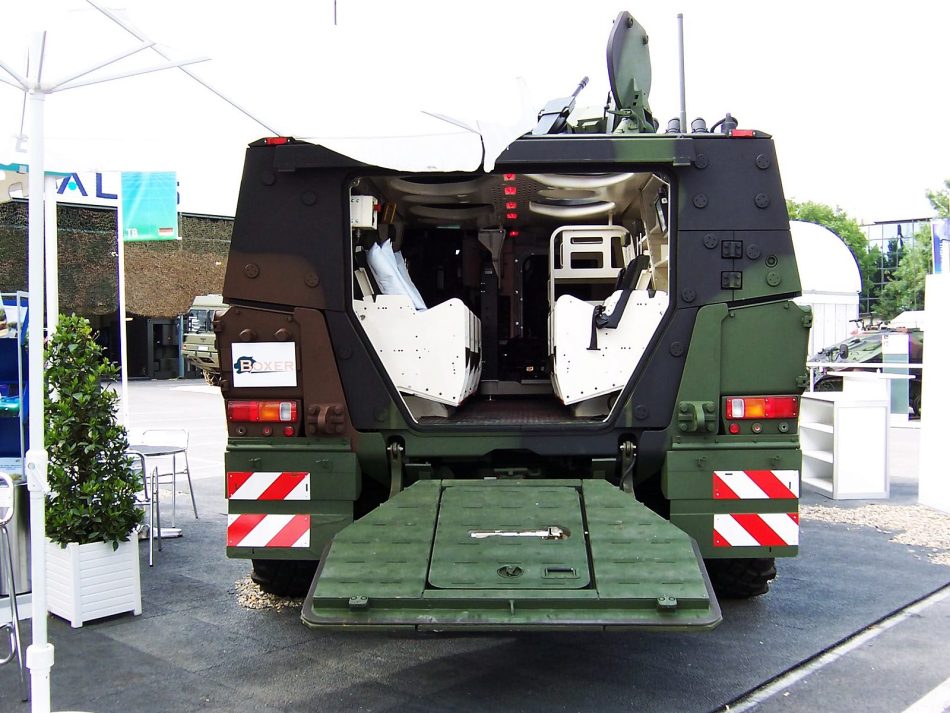 "拳击手"装甲车名字有气势,有力量