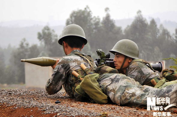 抓拍我军步兵69式40毫米火箭筒实弹射击全程_高清图集_新浪网