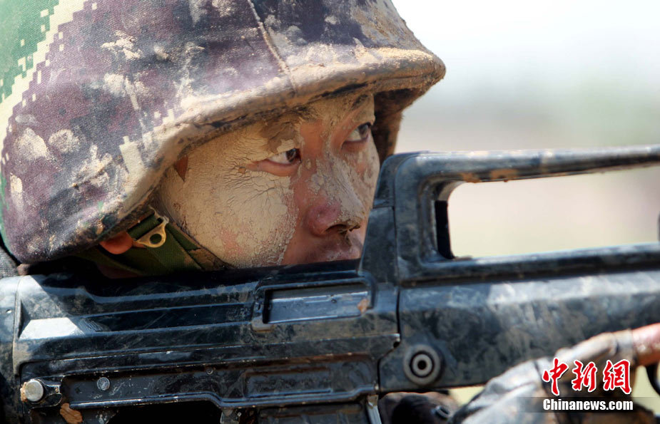 中巴两军特战士兵高强度魔鬼训练_高清图集_新浪网