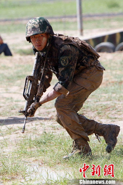中巴两军特战士兵高强度魔鬼训练_高清图集_新浪网