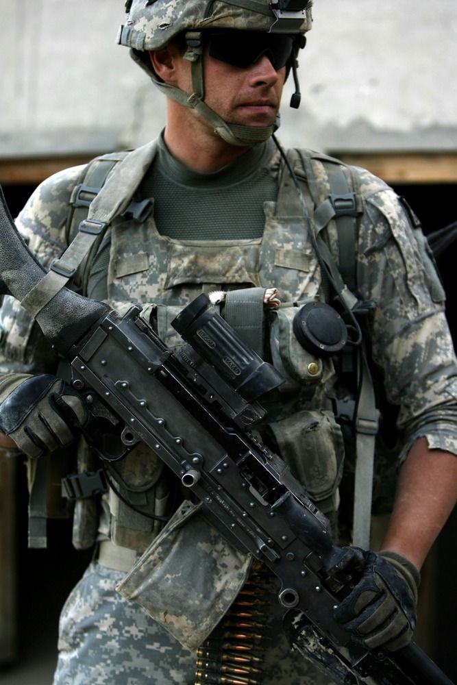 101空降师士兵在阿富汗巡逻