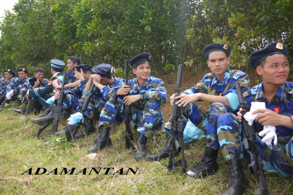 越南军队换发新军服新式步枪