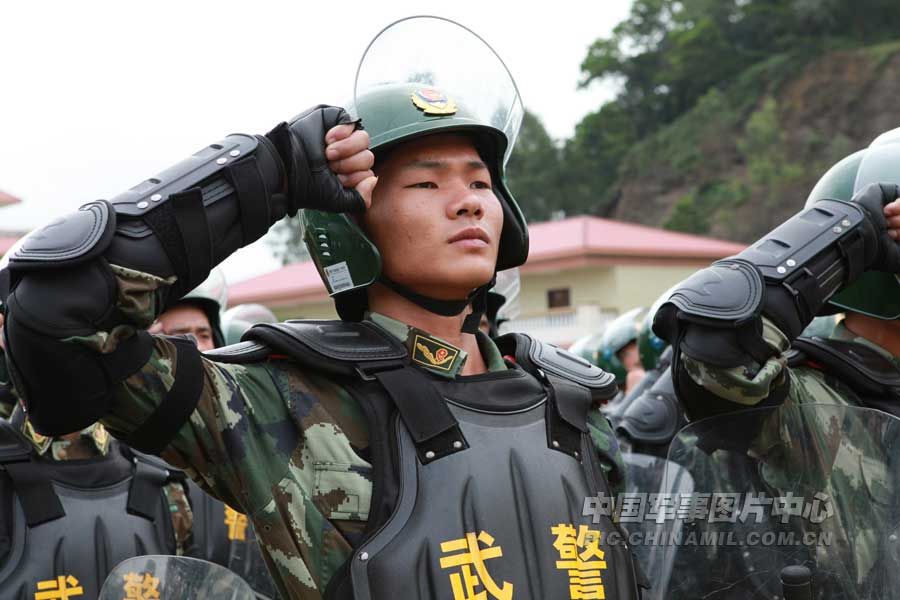 广州上千名武警官兵进驻亚运城执行安保任务_高清图集_新浪网