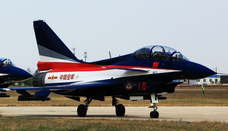 八一表演队换装了国产新型歼10战斗机,并采用了新一代表演涂装,目前