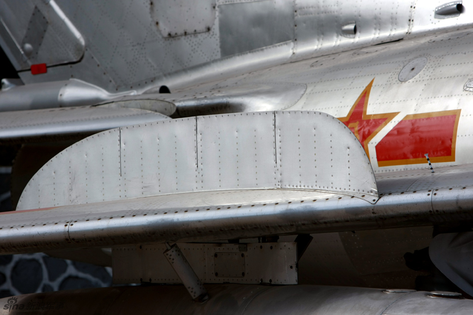 航空博物馆展出翻新型国产歼6乙战机_高清图集_新浪网