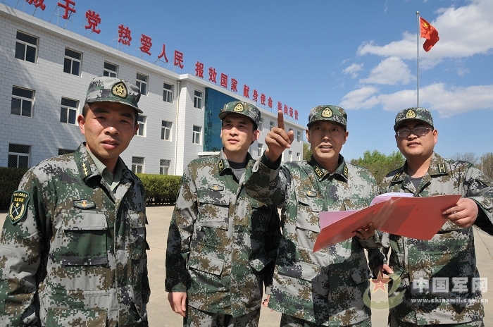 北京军区工兵团团长江汉刚同志工作点滴_高清图集_新浪网