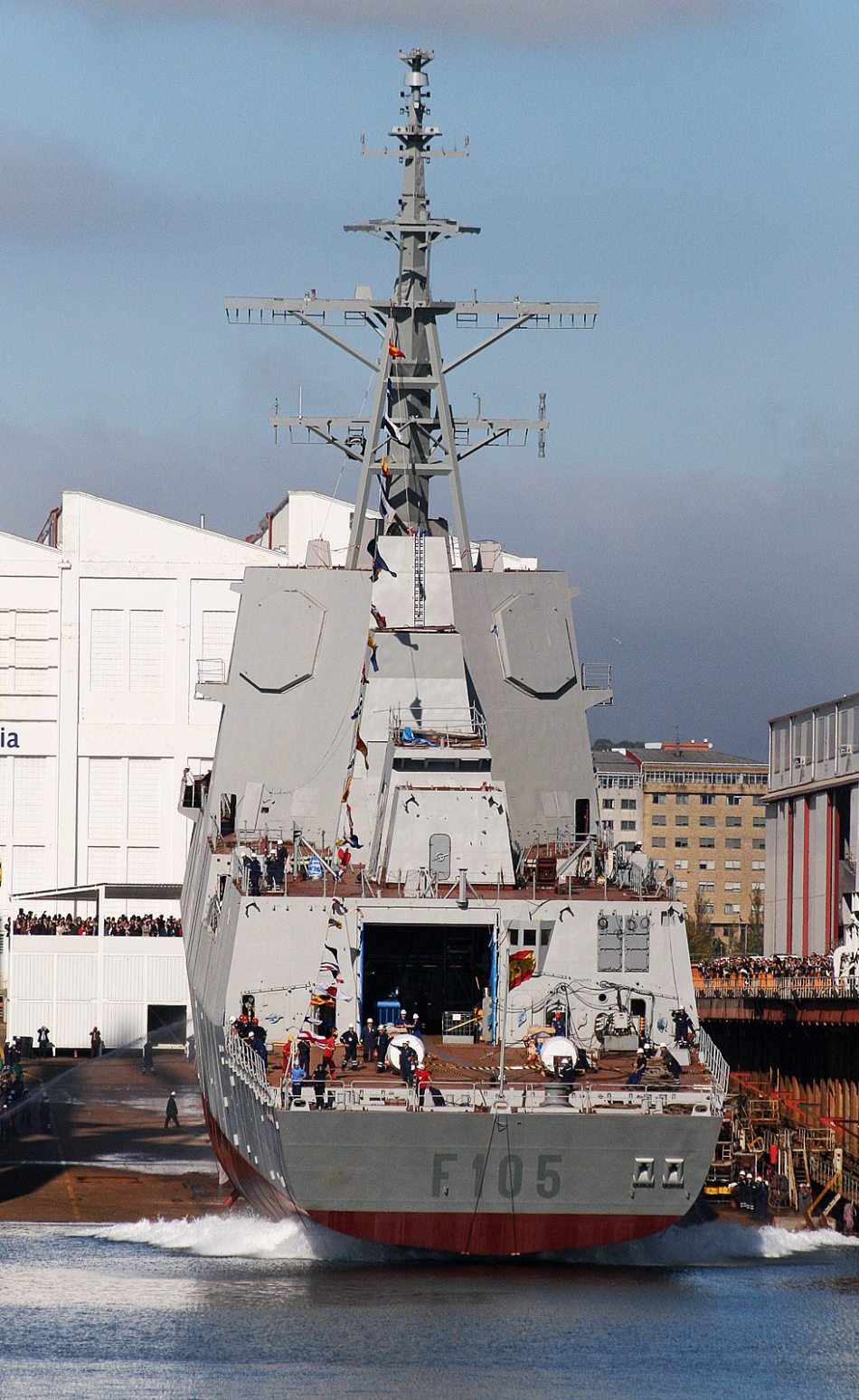 西班牙第五艘宙斯盾战舰f-105号下水