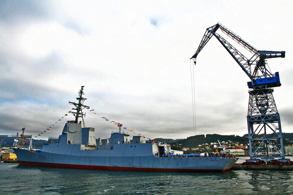 西班牙第五艘宙斯盾战舰f-105号下水