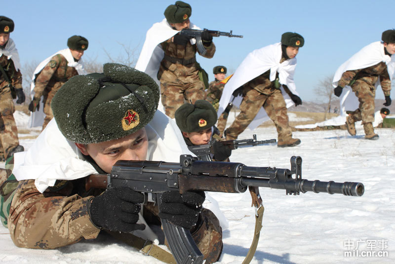 沈阳军区炮兵部队冒严寒演练冬季作战战术_高清图集_新浪网