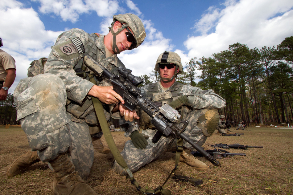 美国陆军聘请退役特种兵为新兵培训作战技能_高清图集_新浪网
