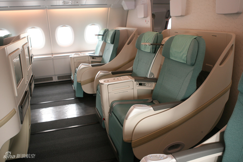 空客公司在航展上展示第二架大韩航空a380客机