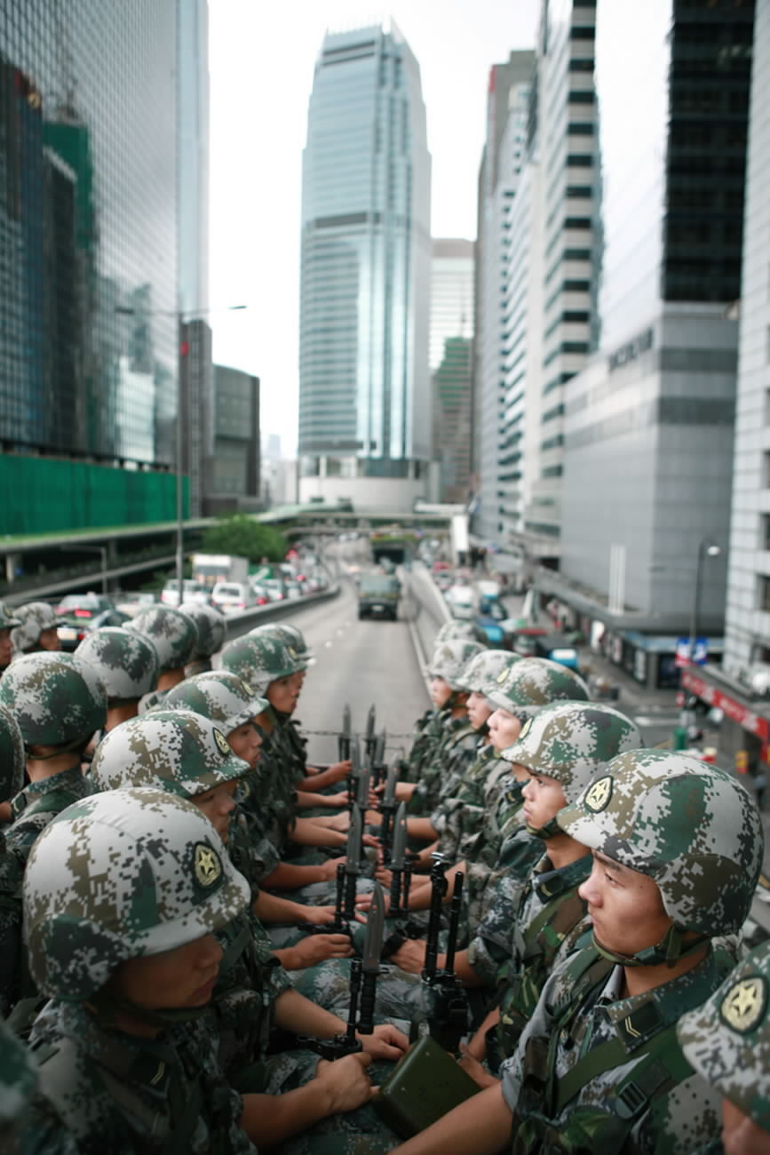 驻港部队组织陆海空三军联合反恐行动演练_高清图集_新浪网