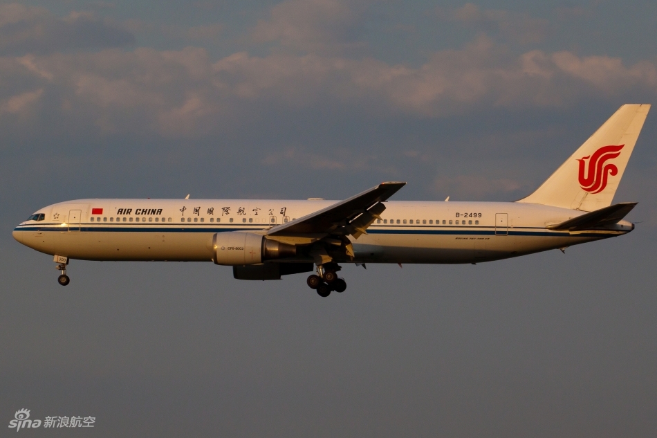 国航波音767双通道客机