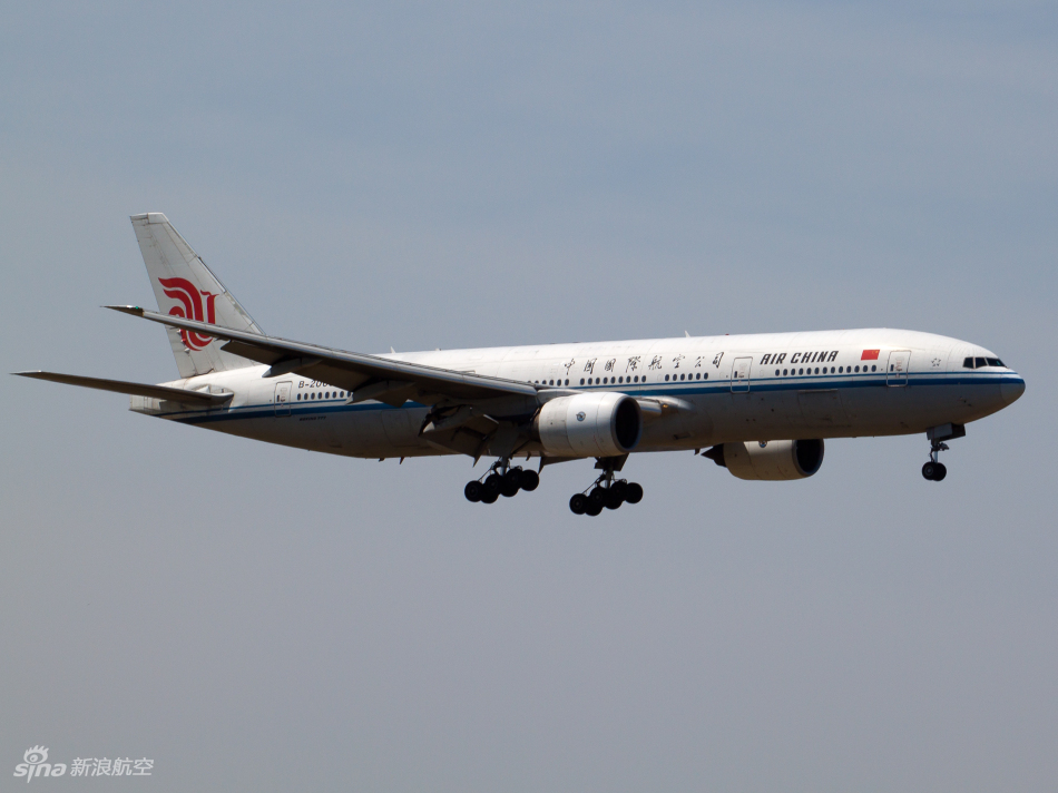 国航波音777双通道宽体客机