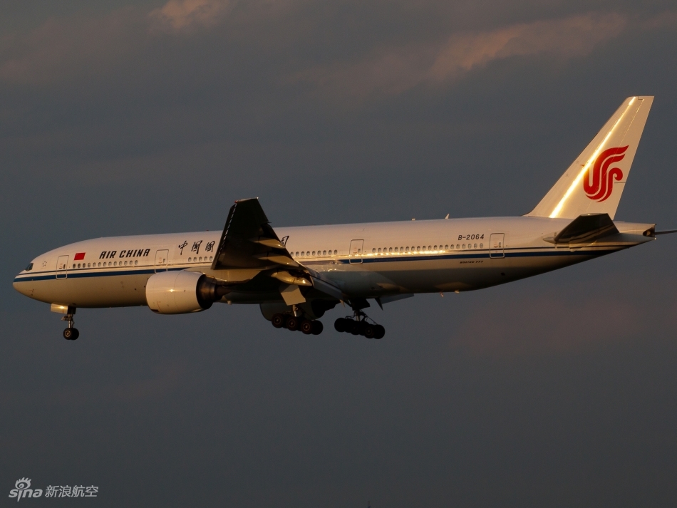 国航波音777双通道宽体客机