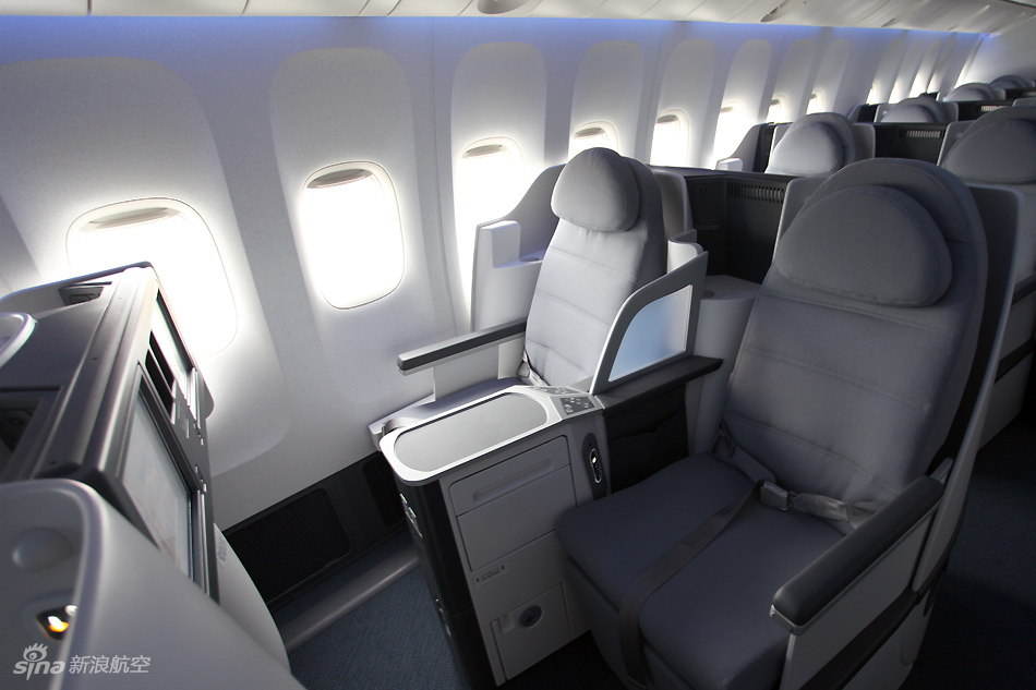国航波音777-300er客机商务舱高清图集_高清图集_新浪网