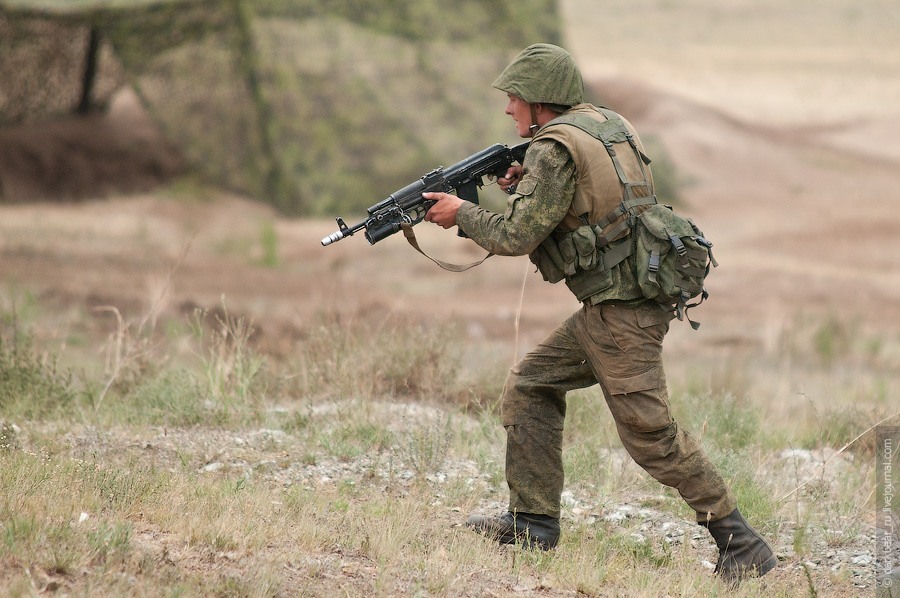 俄军陆空部队举行联合演习 实战感强科目设置真实 _高清图集_新浪网