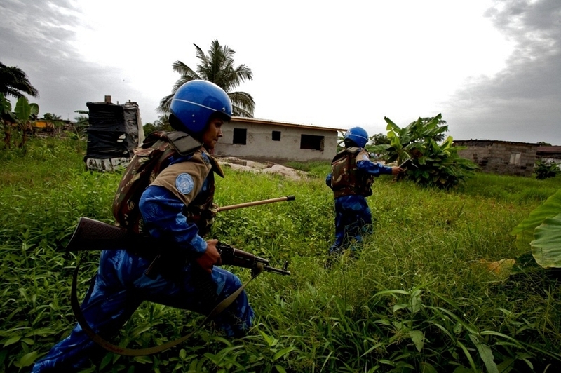 印度女子维和部队亮相 由103名警界女精英组成_高清图集_新浪网