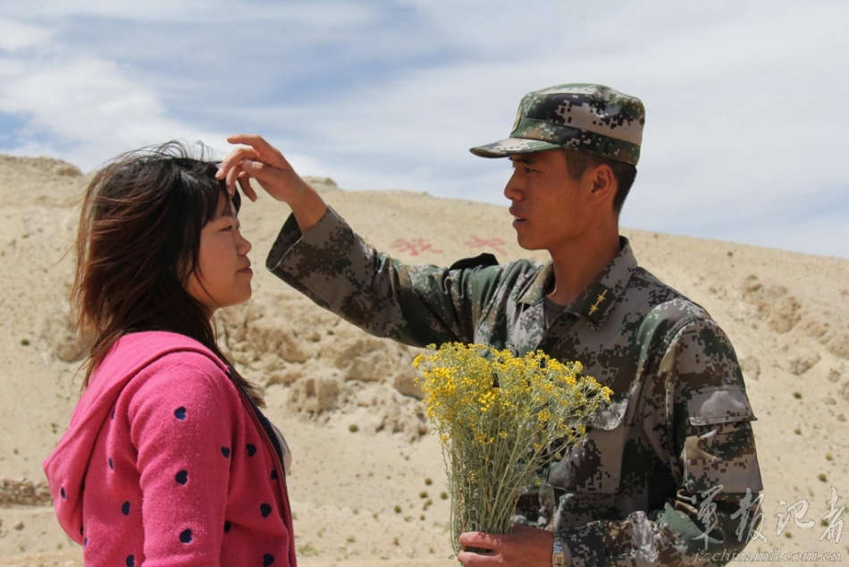 军嫂上解放军驻阿里海拔5000米高原哨所探亲_高清图集_新浪网