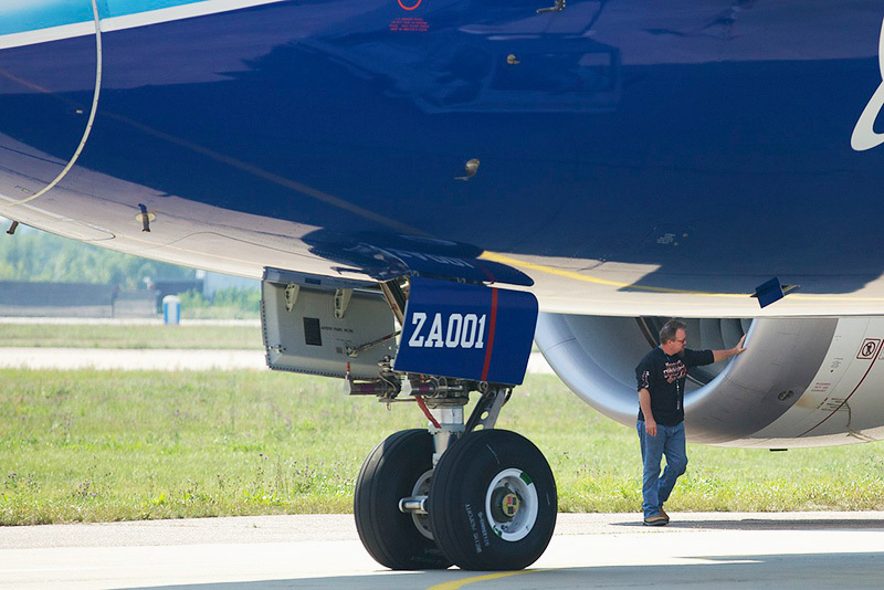 波音787梦幻客机15日飞抵俄罗斯航展现场