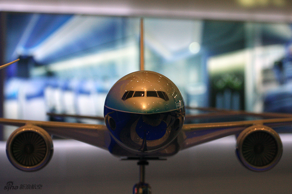 波音777-300er客机