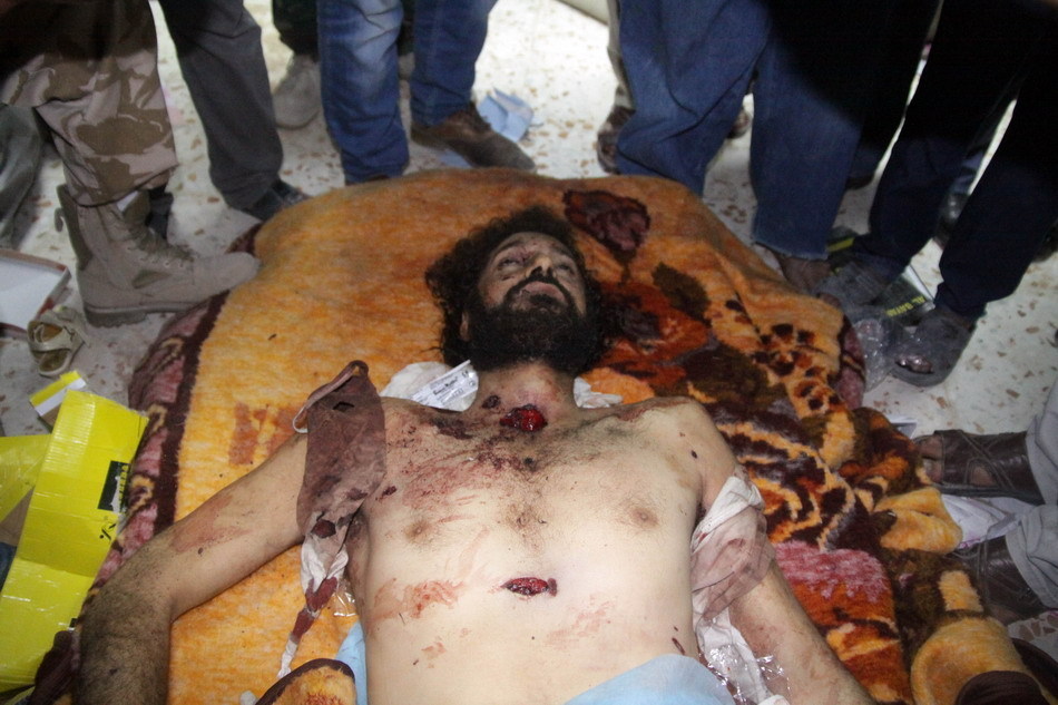 卡扎菲尸体照片曝光(2)