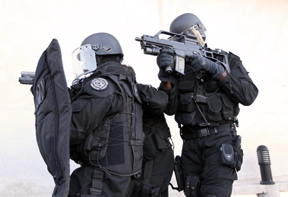 法国特种警察部队主战兵器为德制g36g短突击步枪