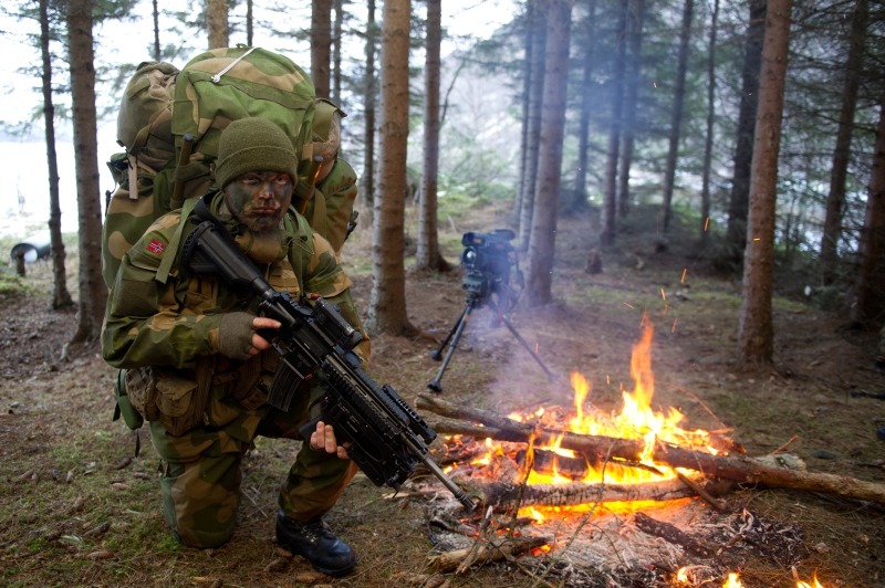 挪威代号炮兵猎人特种部队士兵参加演练