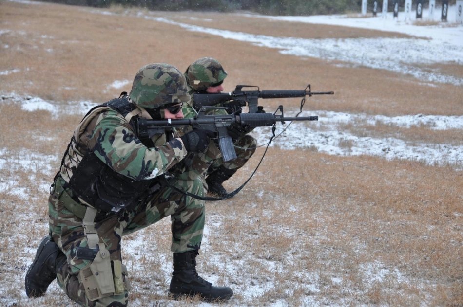 美军士兵射击训练用本-拉登图像当靶子_高清图集_新浪网