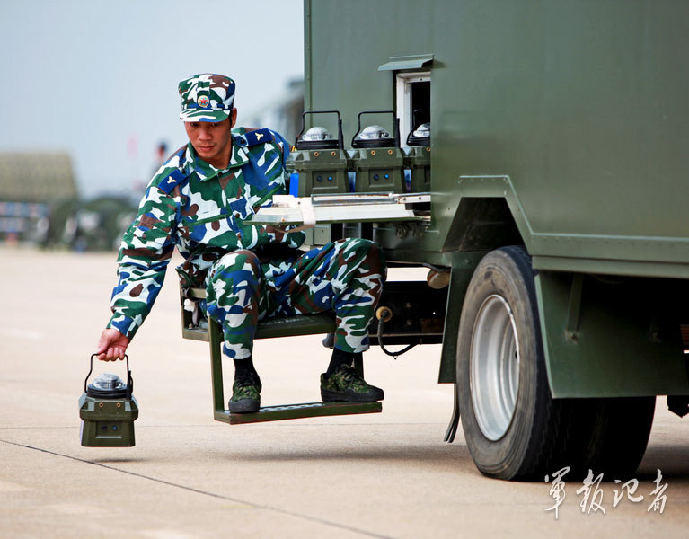 空军驻闽预备役场站能保障歼击机强击机等升空作战_高清图集_新浪网