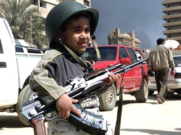 ak-47突击步枪不应成为儿童的玩具