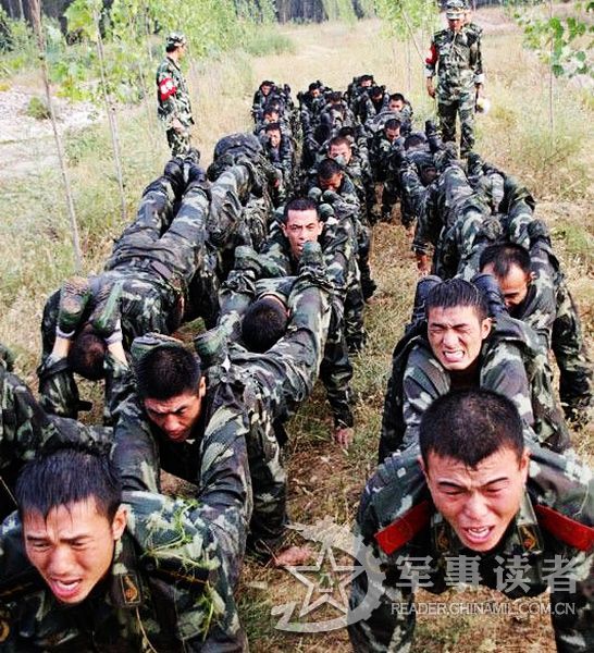 武警特战部队训练残酷挑战士兵极限.