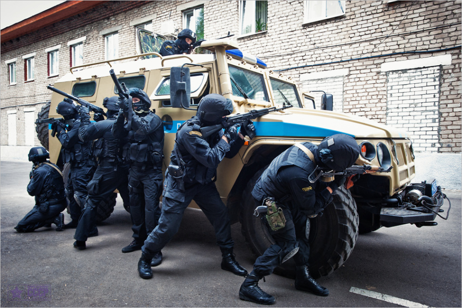 俄精锐"大马士革钢"快反特警队训练秘照曝光