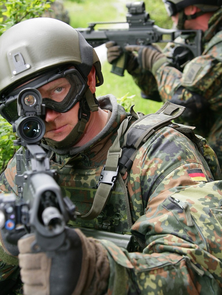 21 美国陆军士兵系统中心首度宣布一项名为"未来部队勇士"的单兵装备