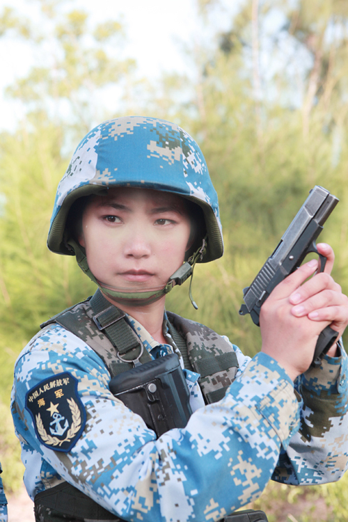 我海军陆战队女侦察兵获得女枪王称号_高清图集_新浪网