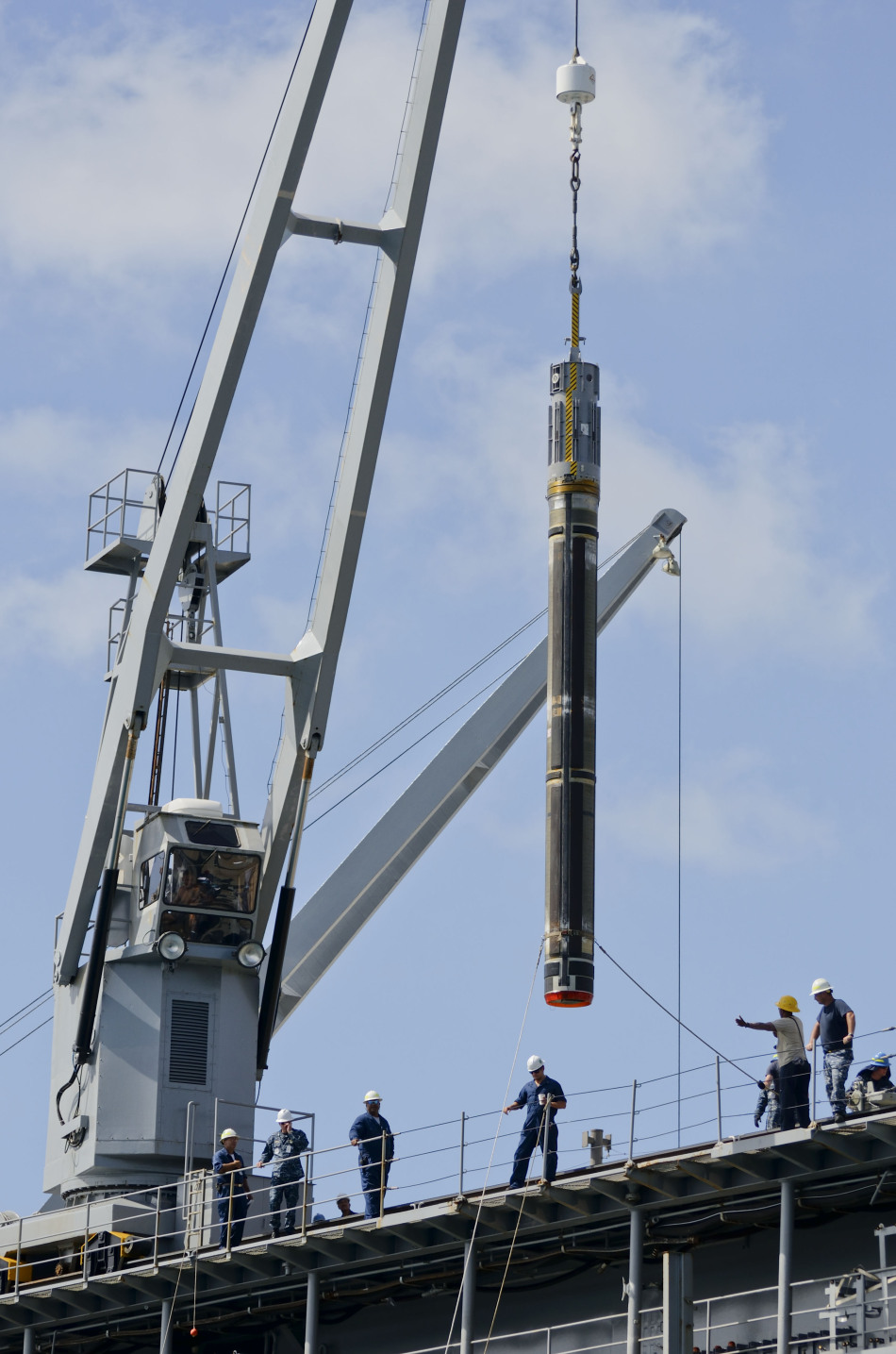 美军核攻击潜艇装填战斧巡航导弹mk48鱼雷秘照曝光