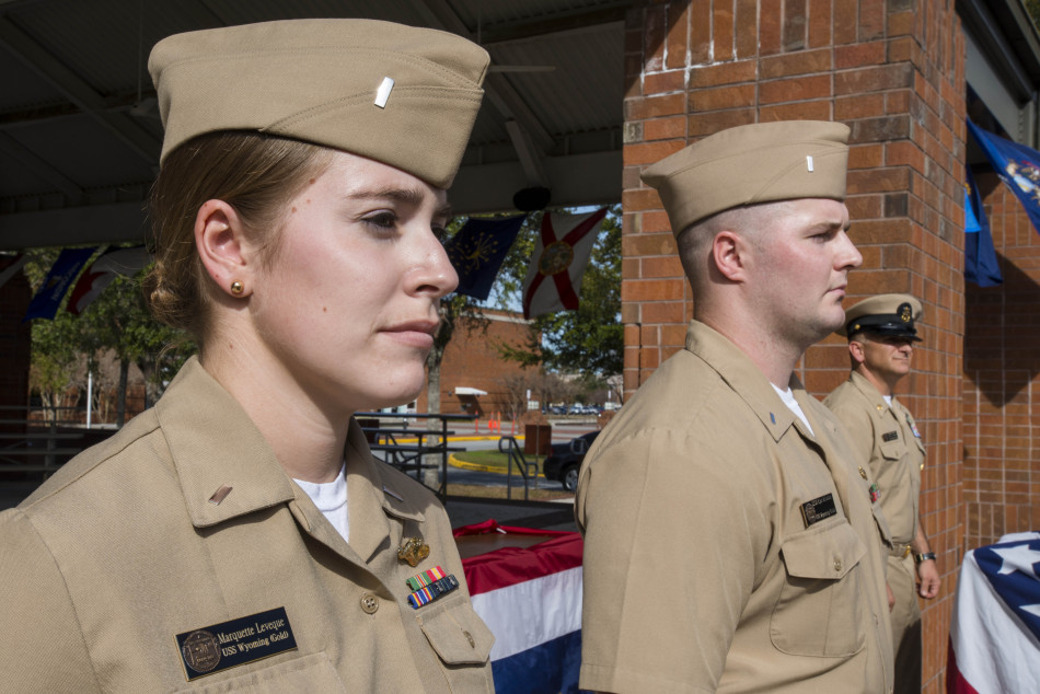 美国海军首批女兵正进入战略核潜艇部队服役