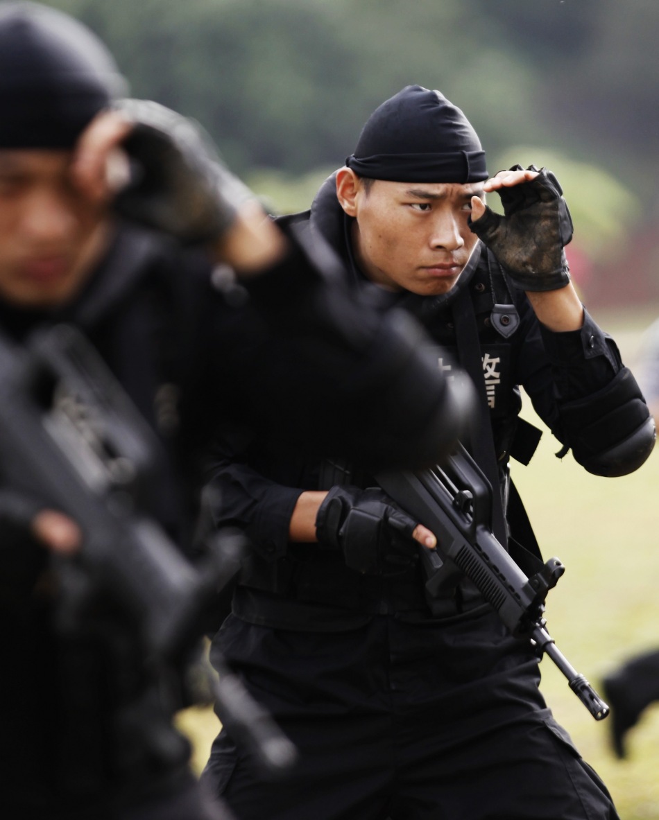硬气刚猛!海口特警反恐演练展示强悍战斗力
