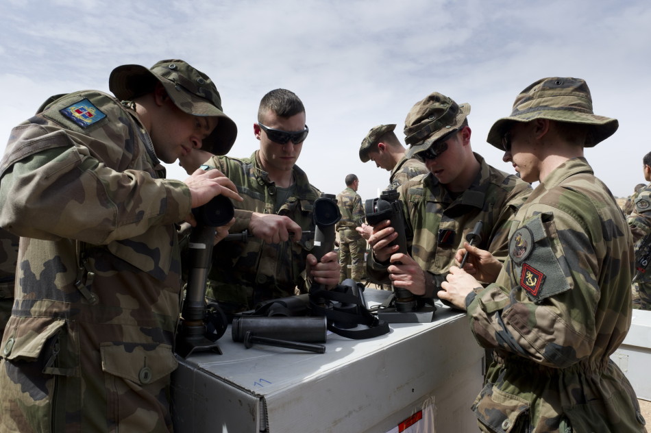 法国已派出1700名军人参与马里军事行动_高清图集_新浪网
