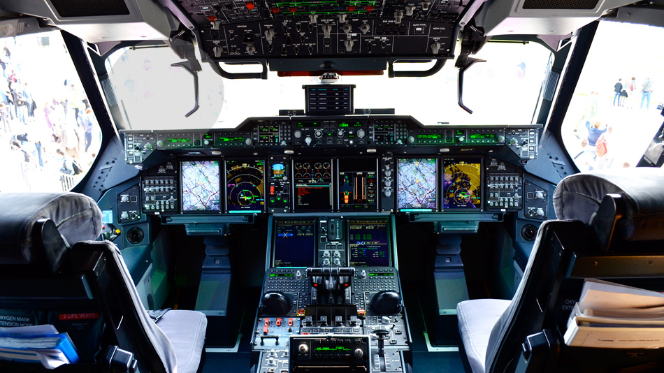 央视首次曝光国产运20驾驶舱内部珍贵画面.